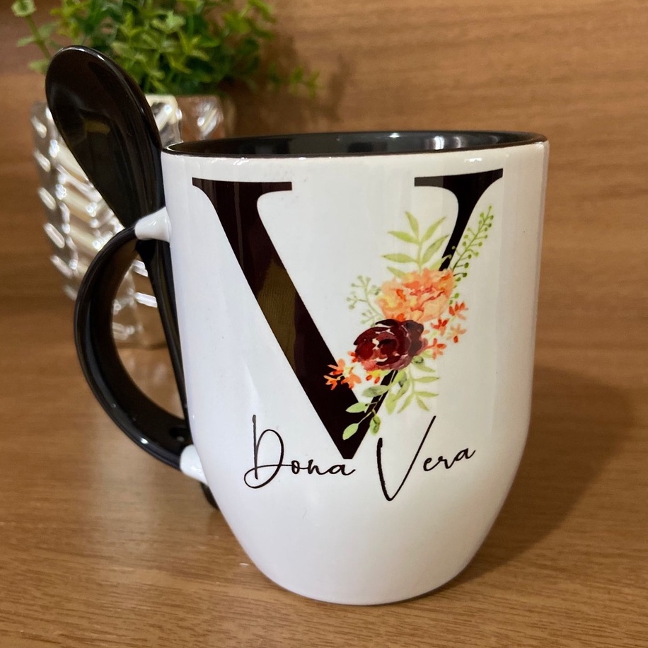 Caneca com Colher personalizada com nome e inicial e frase xicara de porcelana Presente