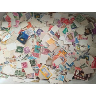 Lote com 100 Selos postais estrangeiros regulares diversos em Oferta na Shopee