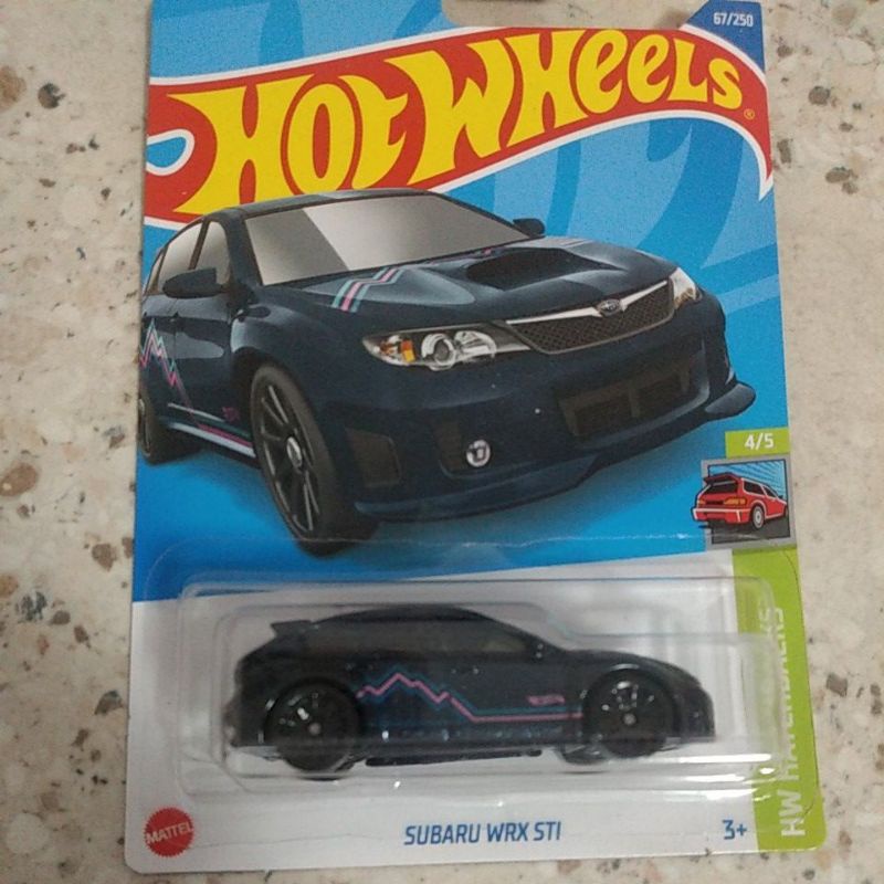 Subaru WRX STI roxo.