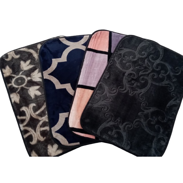 Kit 4 Tapetes Para Porta / Beira De Cama/ Banheiro - Aveludada - Estampas Variadas