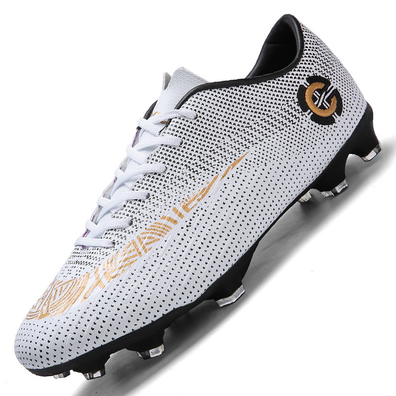 chuteira da adidas de cravo