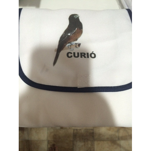 Capa N5 Branca Com Estampa Curio Em Material De 1 Linha