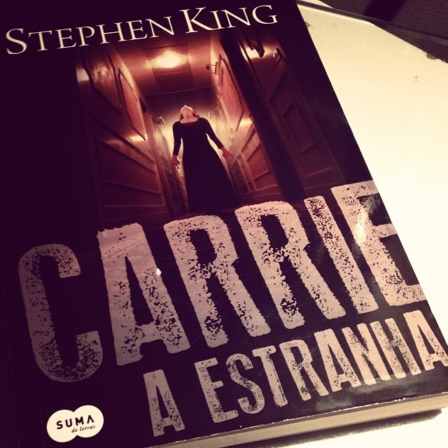 Livro - Carrie a estranha Capa comum