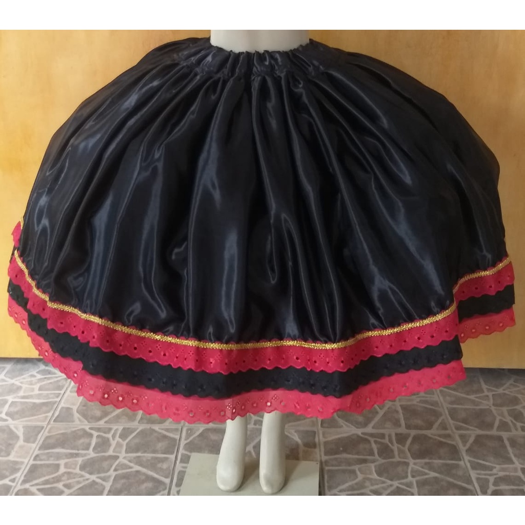 SAIA DE CETIM PRETO COM 3 CAMADAS DE BORDADO INGLÊS E GALÃO DOURADO - UMBANDA E CANDOMBLÉ