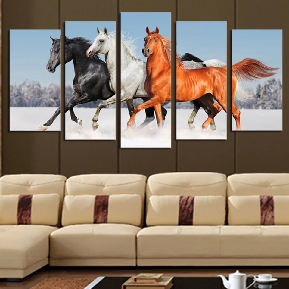 Kit Quadros Decorativos 5 peças MDF Cavalos Branco Preto Marrom Garanhão Correndo Neve Sala Quarto