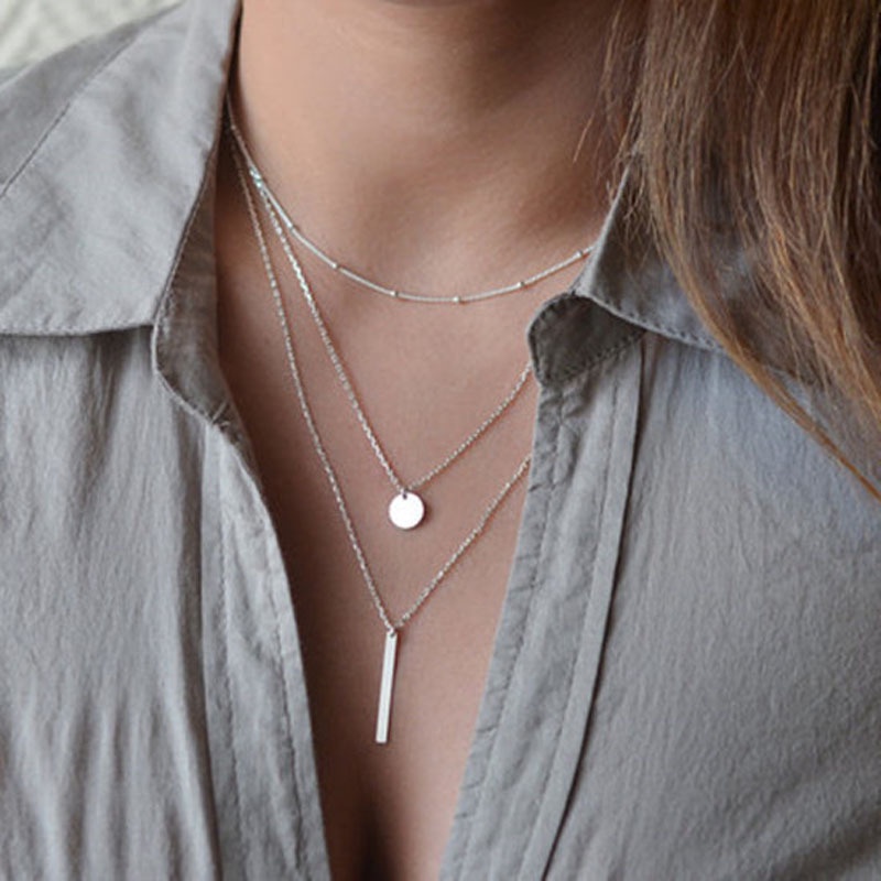 Moda e Elegante com Pingente de Metal Colar Feminino Ouro e Prata Duas Cores Camada Dupla Feminina Jóias Corrente