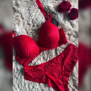 Conjunto Lingerie Milene - Sutiã em Renda com Aro e Calcinha Fio Dental Sensual