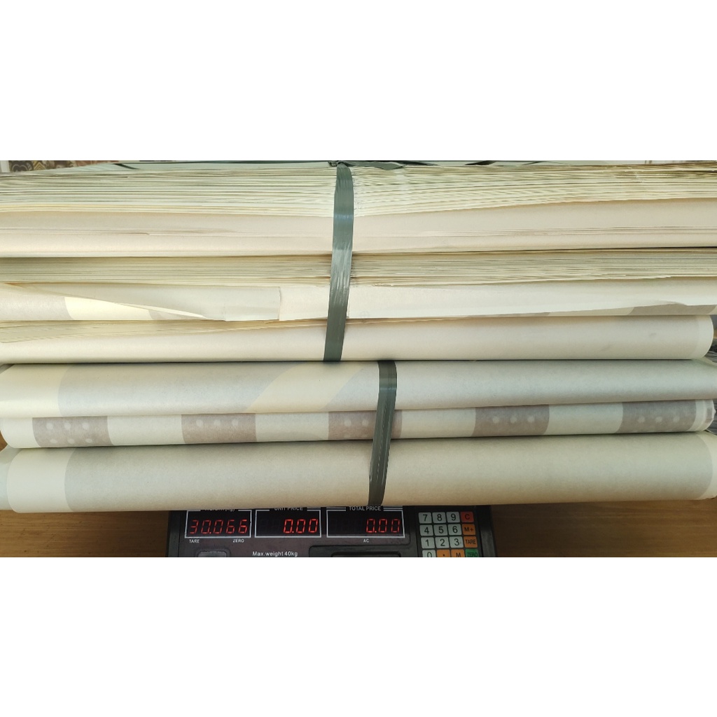 Jornal Pet 30 kg Folhas Pets  Gigantes pata Uso em Geral