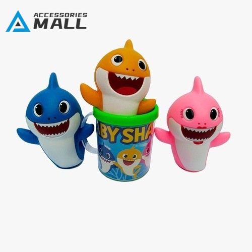 Fofa boneco baby shark de vinil + caneca