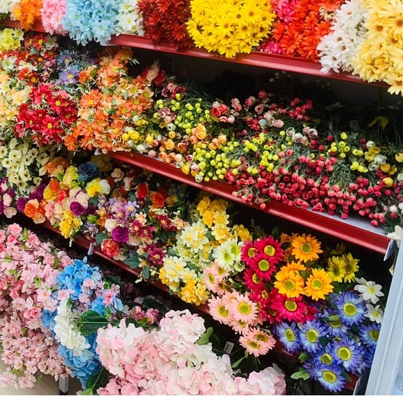 Flores Artificiais Vários Modelos e Cores Vasos Decoração Flor Artificial |  Shopee Brasil