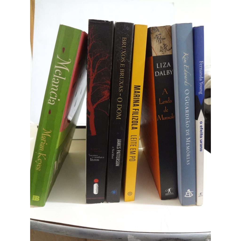Livros Romances A Menina Que Roubava Livros / Melancia / O Dom / Leite em Pó /O Efeito Urano
