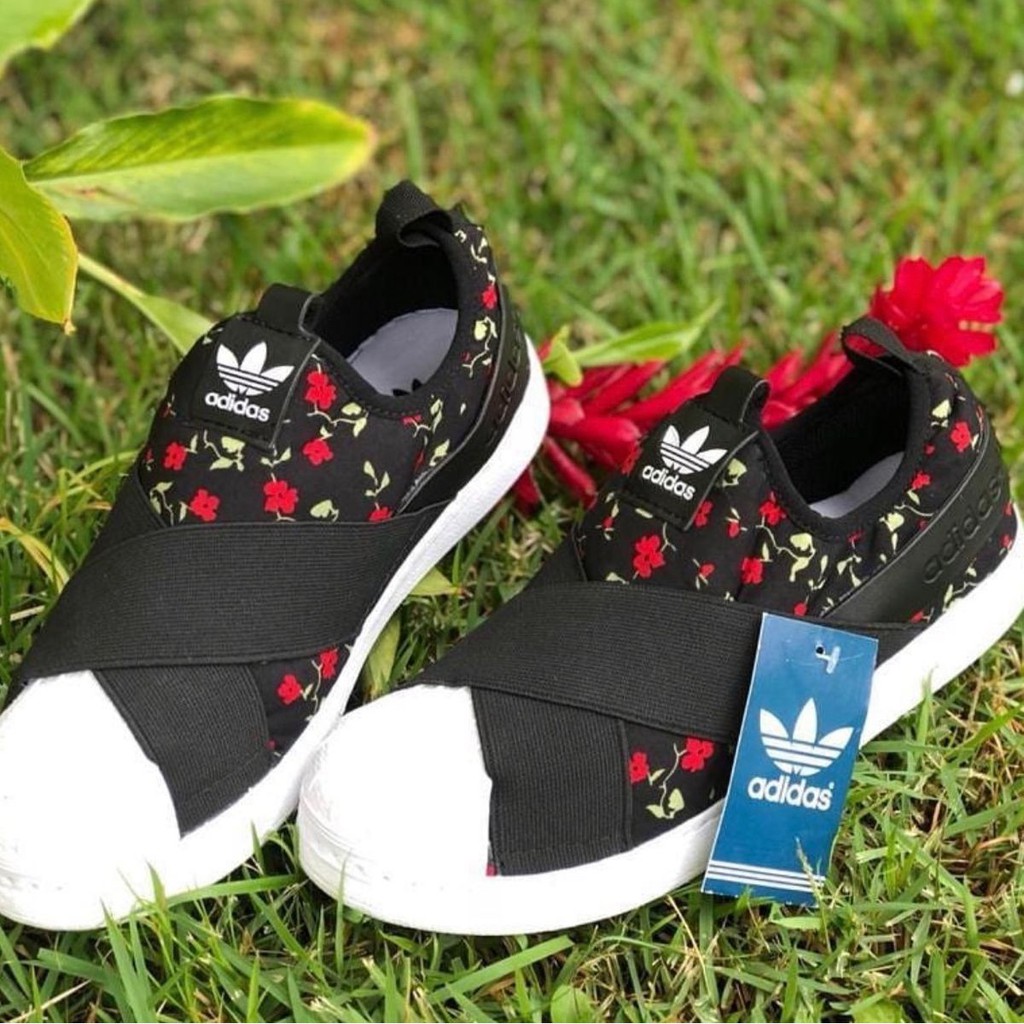 adidas slip on flores