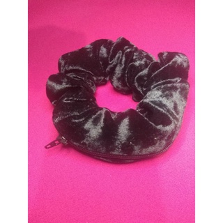 Scrunchie com zíper em veludo  Scrunchie bolsinha Scrunchie carteirinha
