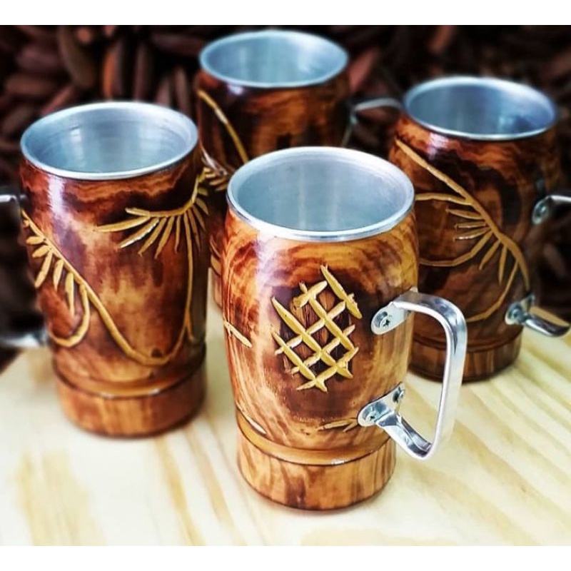 caneca térmica madeira maciça com fundo de aluminio
