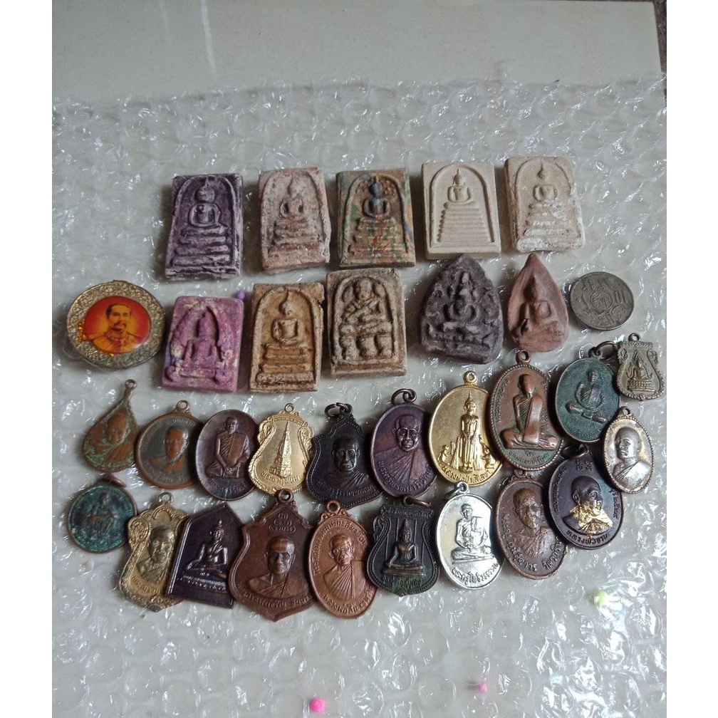 รูปสินค้า พระกล่องรวม สุ่มได้หลายองค์ พระแท้ ส่งฟรีถึงบ้าน