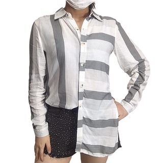 Camisa manga longa listrada abertura na lateral nova primavera e outono