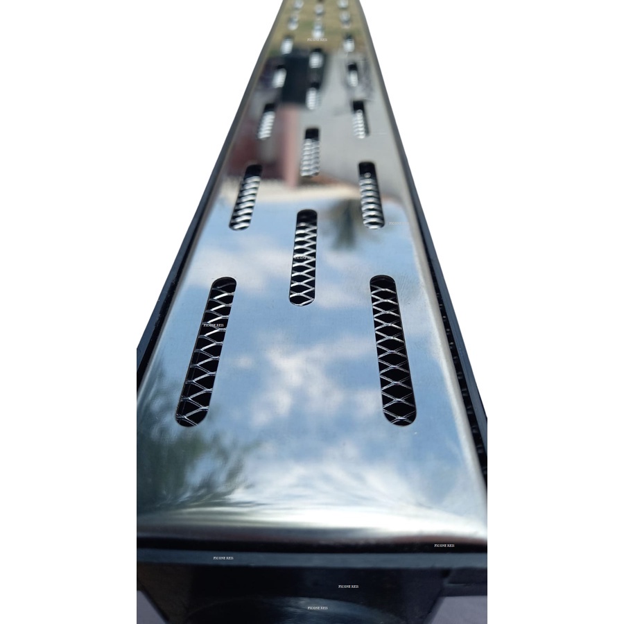 Ralo Linear 6x50 modelo Grelha Inox Polida Desenho Tracejado com Tela Anti Insetos e Coletor Preto - Ficone Reis