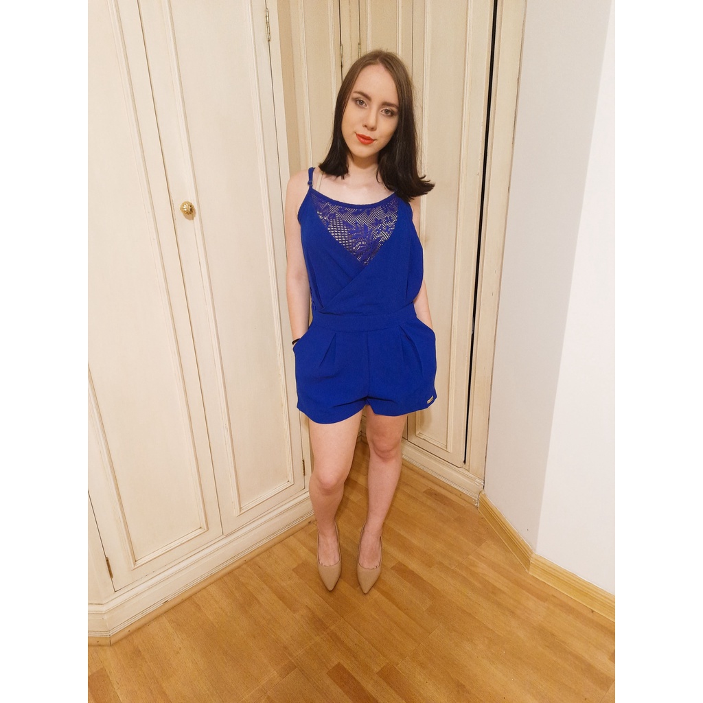 Macacão Curto Feminino Confortável Rendado Crepe Azul