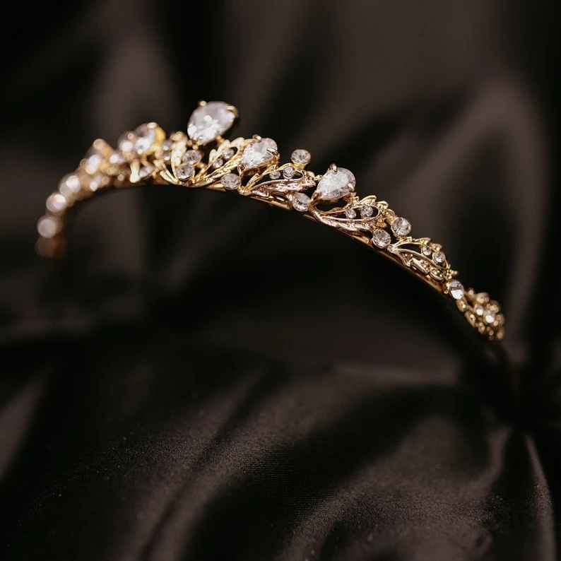 Coroa Tiara Porta Coque Dourada Com Gotas Zirônias Para Penteado Noiva Casamento Festa 15 Anos Fina