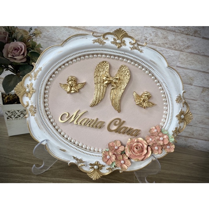 Enfeite porta maternidade resina oval anjinho com flores e asa