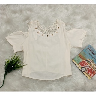 blusa de verão com detalhe na costa renda novidade