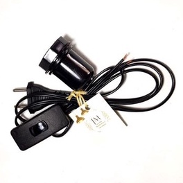 Kit rabicho de abajur em PVC 1,5 mts e soquete preto em PVC