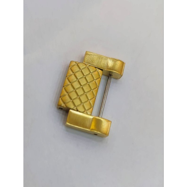 Terceiro Gomo/elo (maior) da pulseira de aço do relógio Invicta Subaqua Noma 3. Na cor dourado