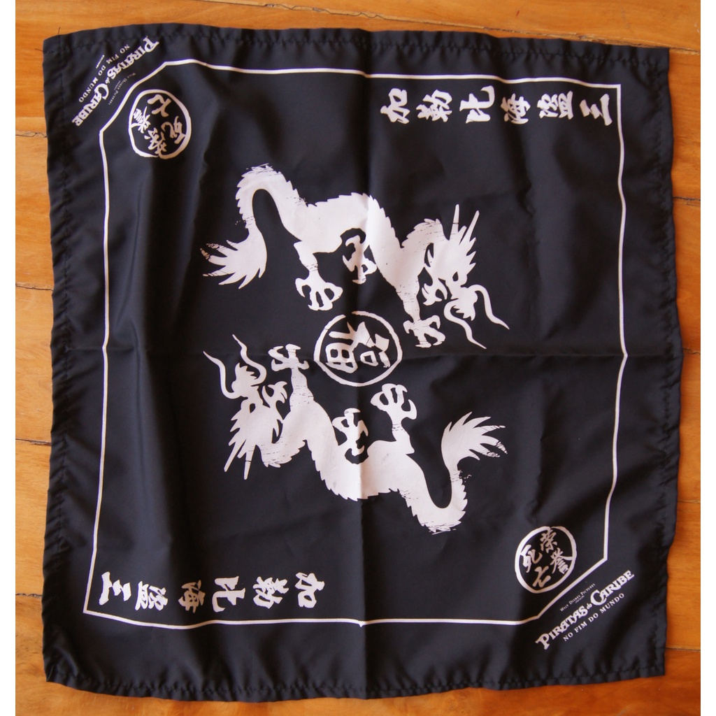 Lenço Piratas Do Caribe No Fim Do Mundo 43 X 43 Cm