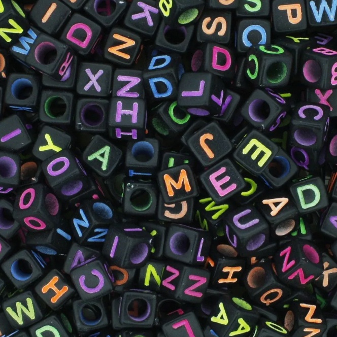 10 Peças de Miçanga Infantil Quadrado Preto Letra A - M Colorido Neon Alfabeto 7mm em ABS Entremeio Furo Passante