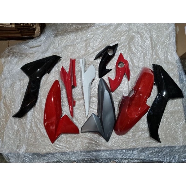 pKit Carenagem Titan 160 (Rabeta s/central,Par de abas, Par de Laterais, Par de bananinhas e Paralama) Peças para pintura s/ opção de cor.