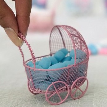 Maternidade Carrinho De Metal Aramado Para Lembrancinha/10 Unidades De Carrinho C/ 200  Mini Sabonete Coração.