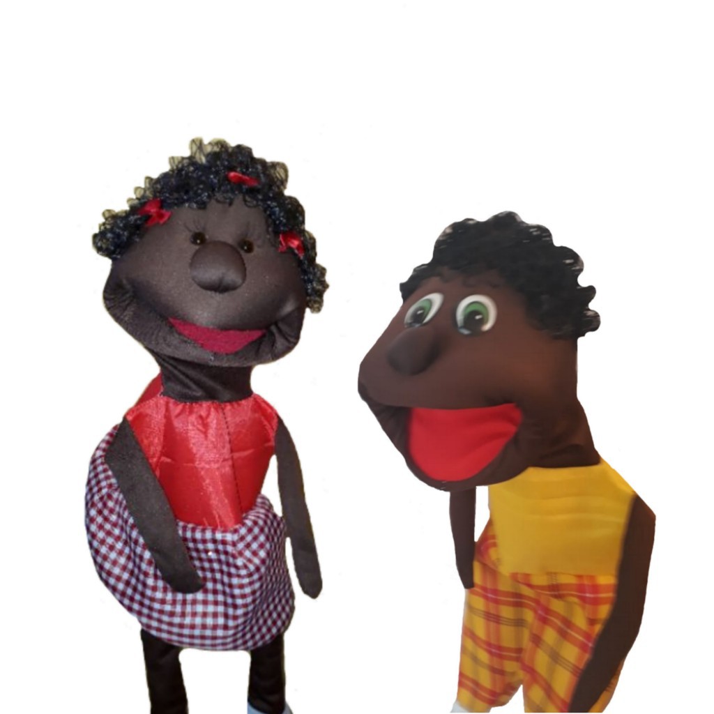 Fantoches de espuma menino e menina afro