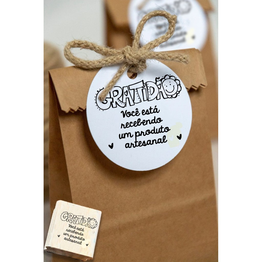Carimbo GRATIDÃO VOCÊ ESTÁ RECEBENDO UM PRODUTO ARTESANAL para decoração e personalização  tagsde sacos sacolas embalagens kraft caixas boleiras artesãs arteira costura tricot