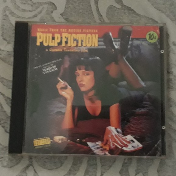 CD TRILHA SONORA PULP FICTION (TEMPO DE VIOLÊNCIA) - EM ÓTIMO ESTADO