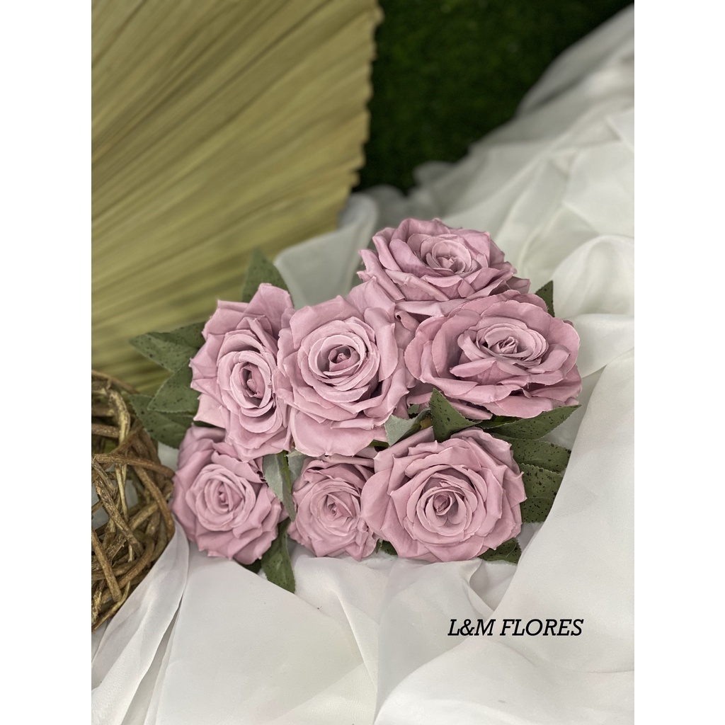 Rosa artificial grande com 7 flores | Shopee Brasil
