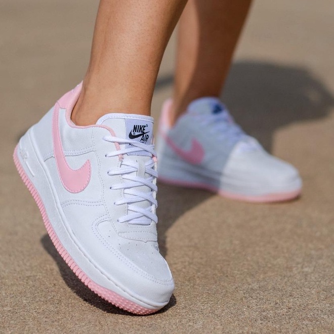 Tenis da nike hot sale branco com rosa