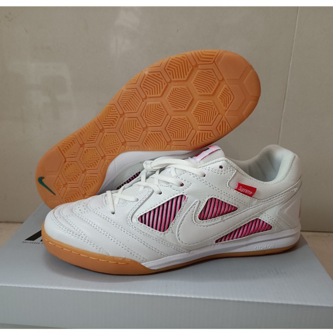 nike supreme futsal