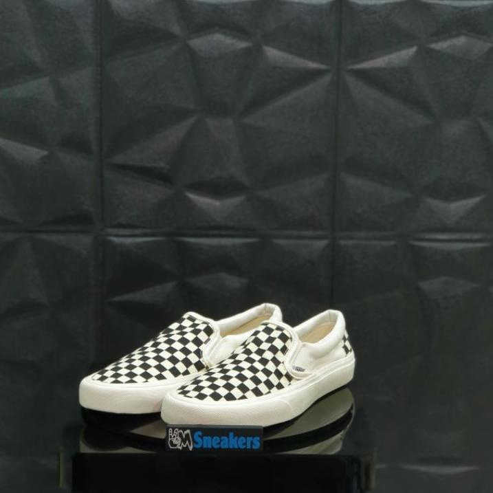 og checkerboard vans