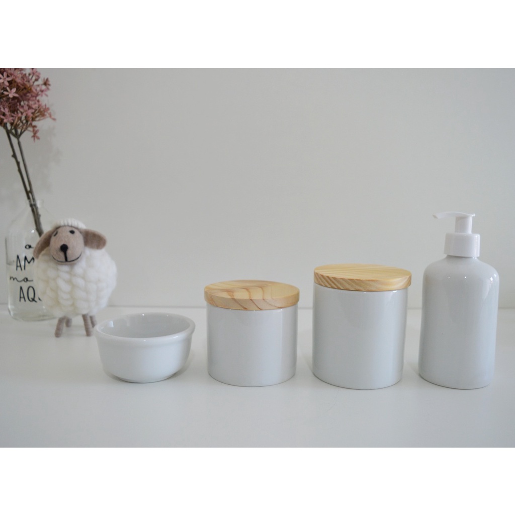 Kit Higiene 4 Potes K061 Porcelanas Tampas Pinus Bebe Higiene Sabonete Gel