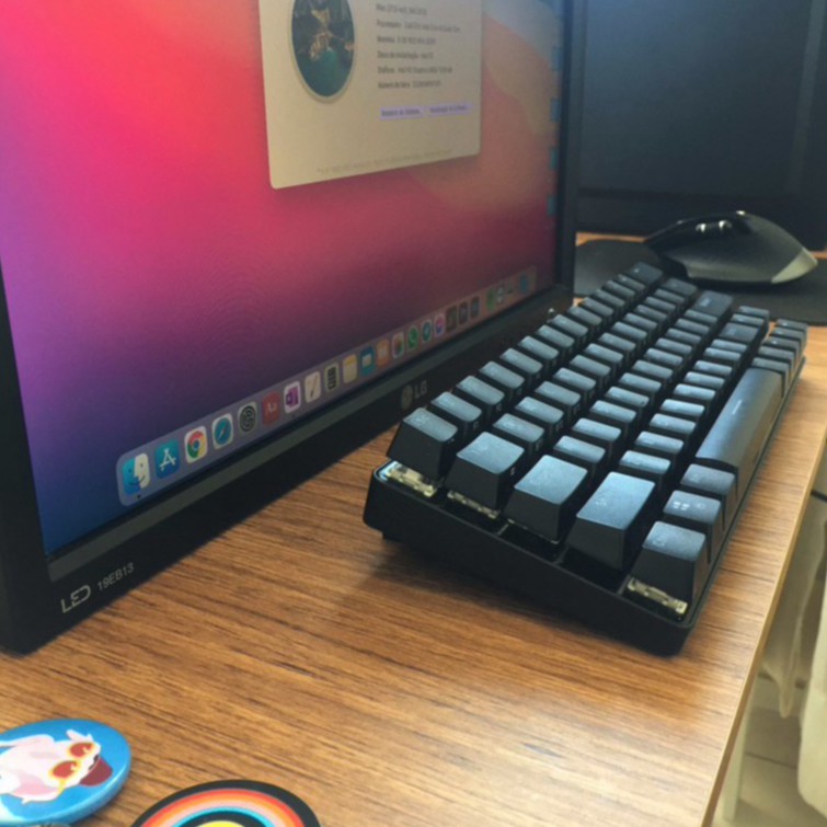 Hackintosh,Teclado Blitzwolf, Mouse Rapoo.