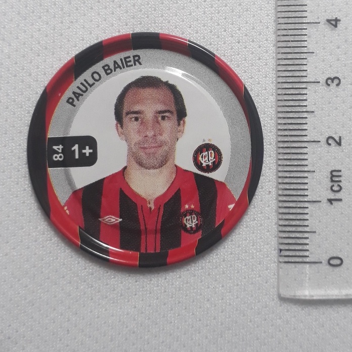 01 Tazo Original de Metal Paulo Baier Atlético Paranaense Panini Brasileiro 2012 Flipix