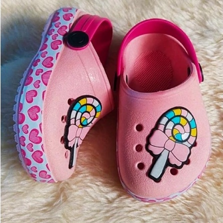 Crocs de menina colorido, calçados infantil,confórtavel, lindo, ótimo para  ir para escola,passear ou dar de presente! | Shopee Brasil