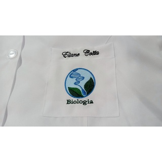 jaleco com bolso bordado nome e o logo biologia