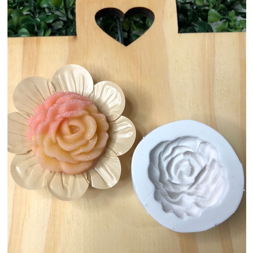 Molde de Silicone Rosa Aberta Lili - 254 -Confeitaria e Artesanato - Rosa de brigadeiro