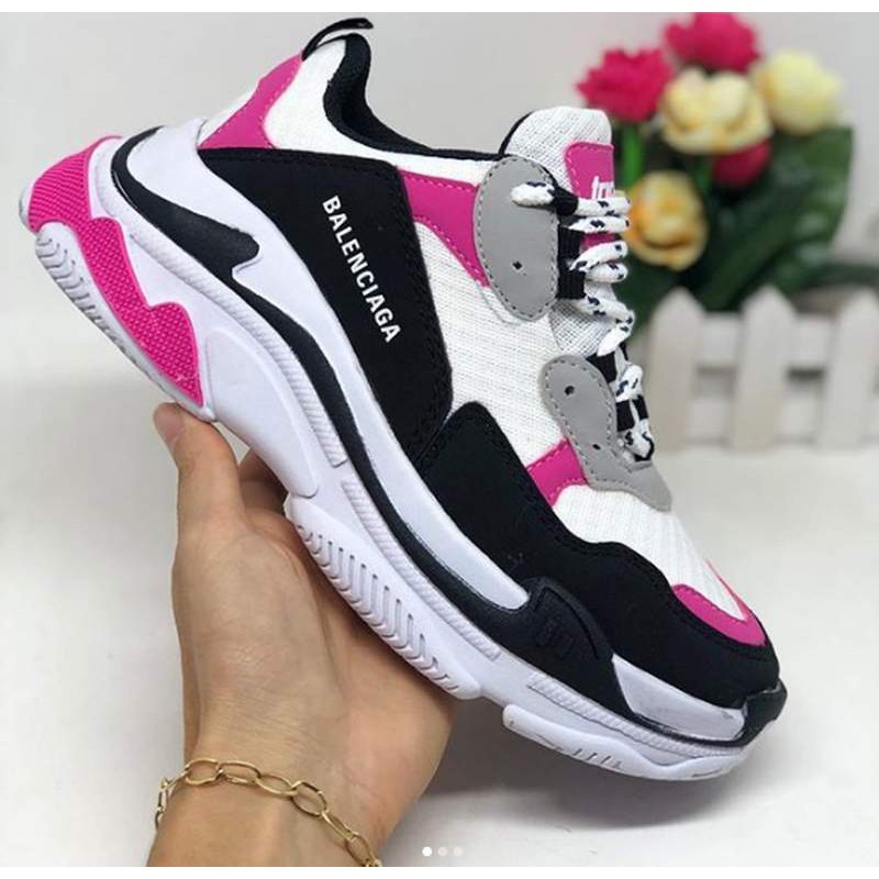 kilátás Üdülő Ösztönöz tenis balenciaga feminino triple s kedvéért ...