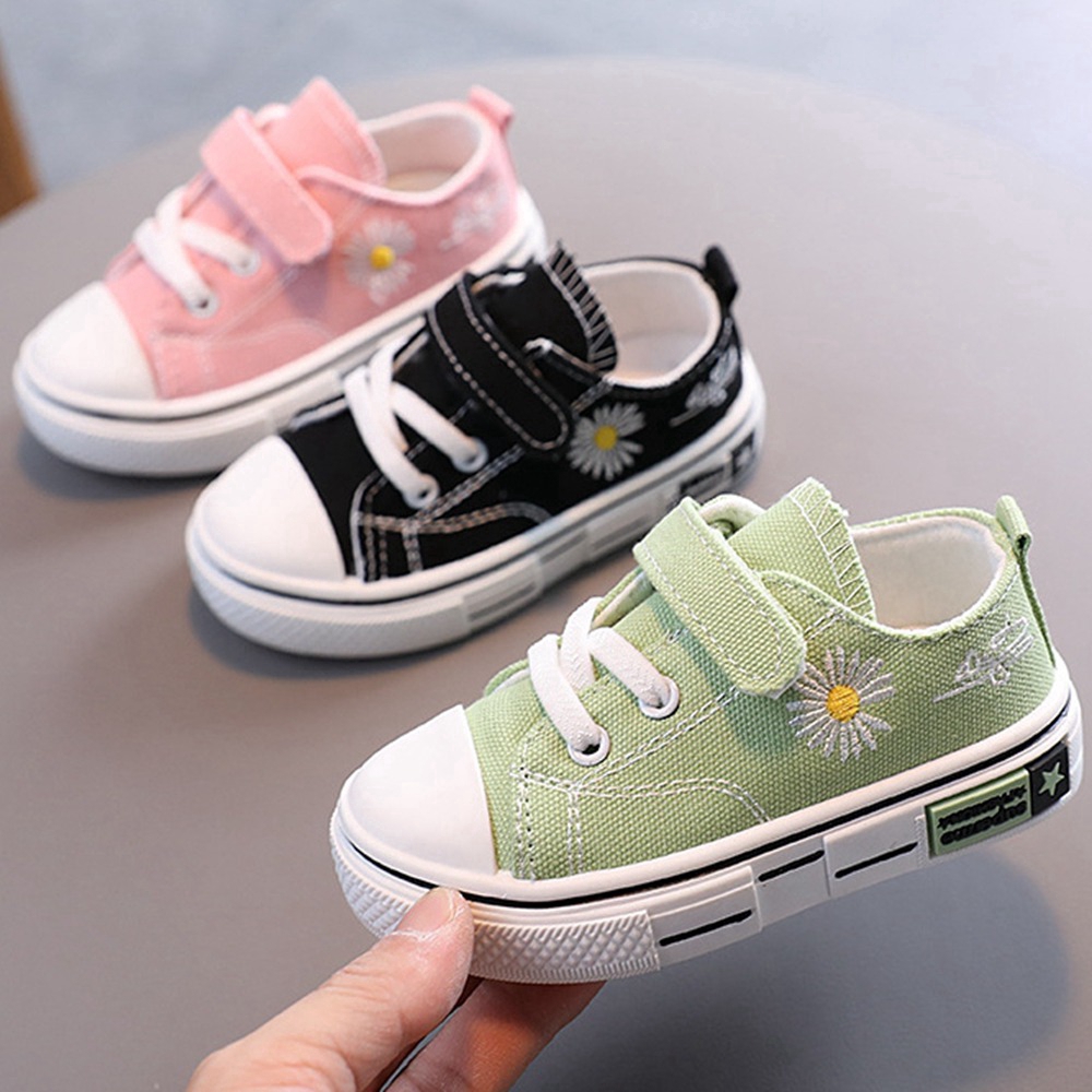 sapato de criança de 4 anos