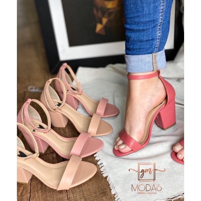 Sandália Cloe Salto leve e confortável