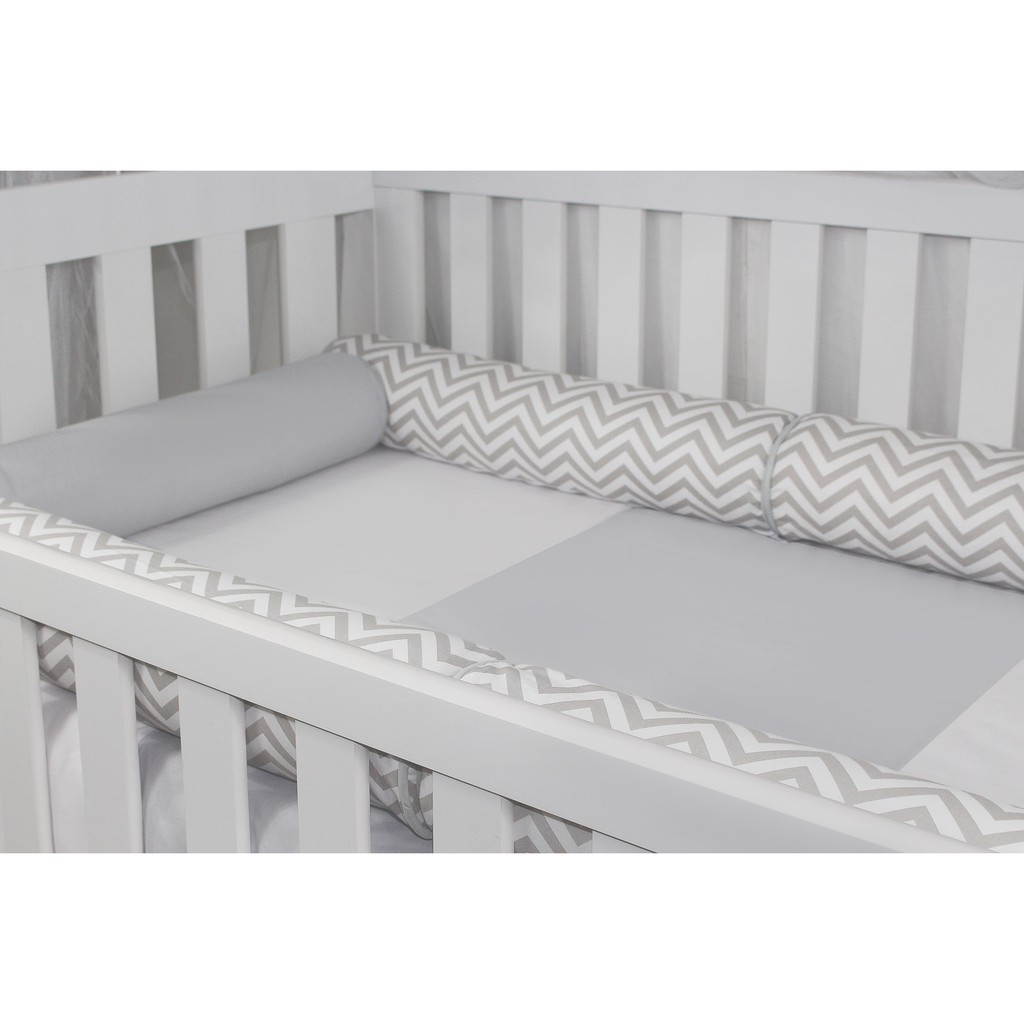 Kit Rolinho Berço Protetor Chevron Cinza e Branco 06 Peças Neutro