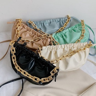 2021 Bolsa de ombro feminina casual luxuosa versão designer de luxo para meninas cor sólida mensageiro bolsas de corrente grossa para mulheres