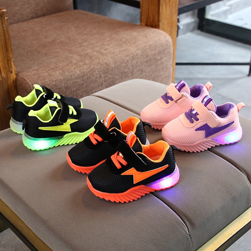 tenis infantil com luzes na sola